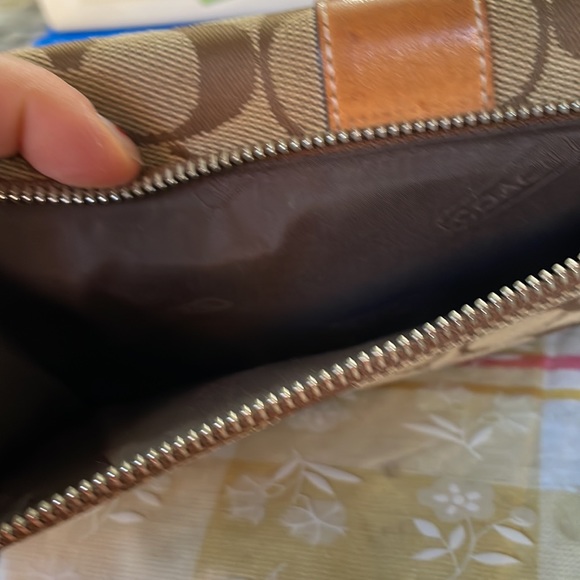 🎁PRICE REDUCED.COACH LEATHER SNAP WALLET PRELOVED CONDITION (FREE GIFT 🎁 - Picture 6 of 7